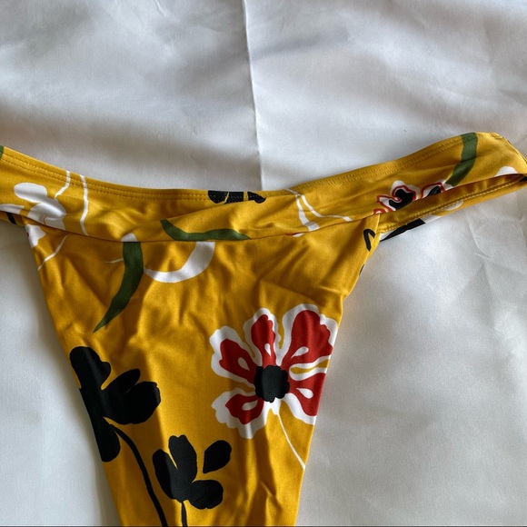 Yellow Tropical Pattern Matching Bikini Set - Picture 7 of 16